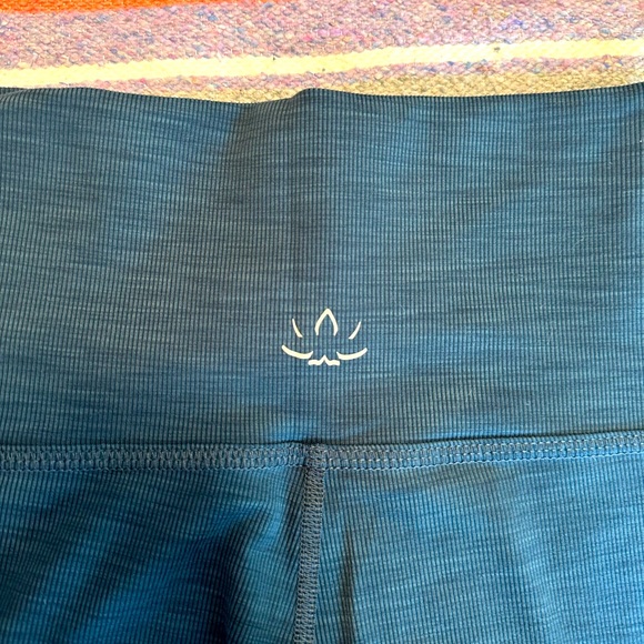 Beyond Yoga Heather Ribbed high waisted midi leggings - Picture 3 of 7